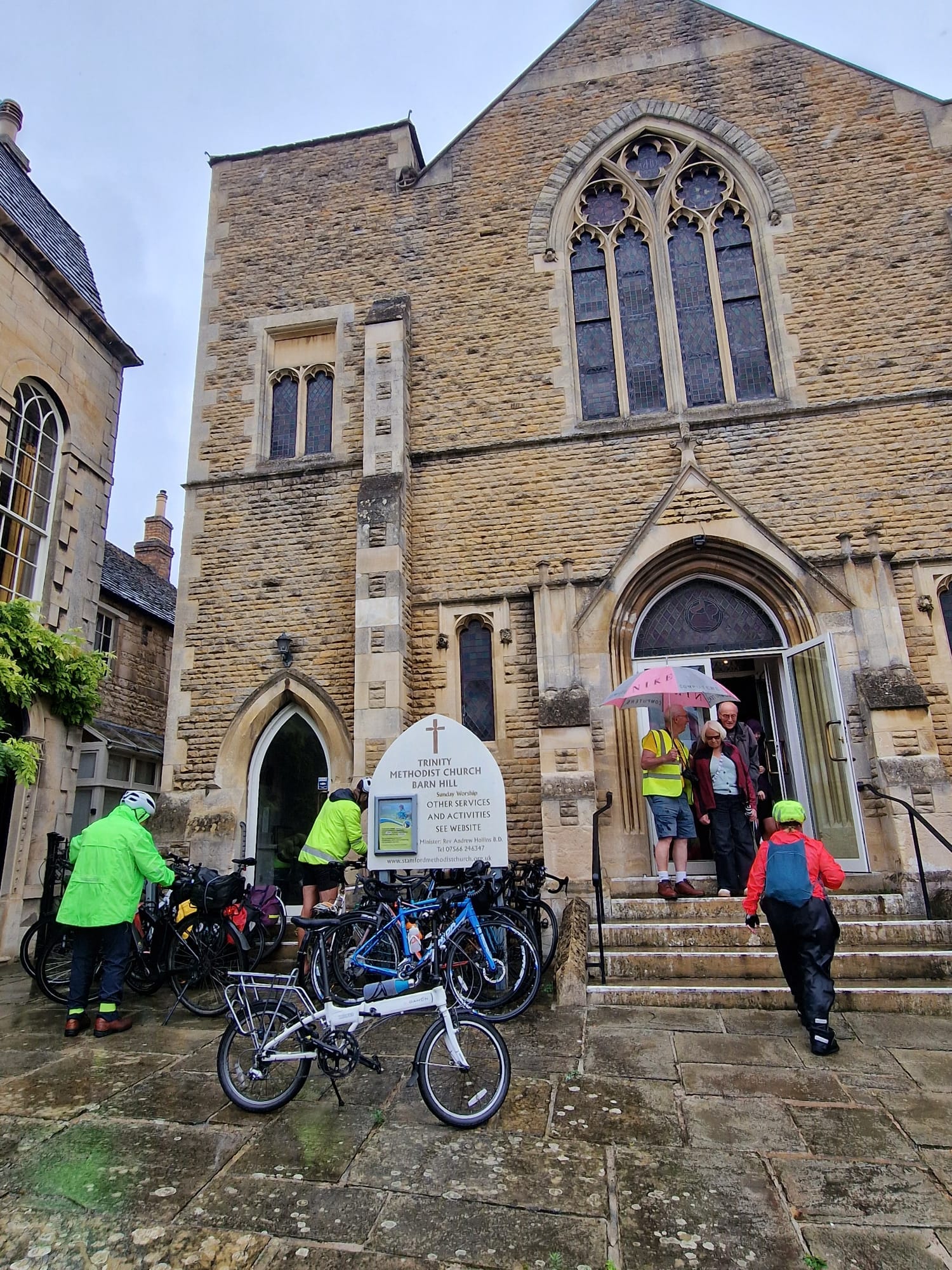 Cyclists outside Barn Hill
